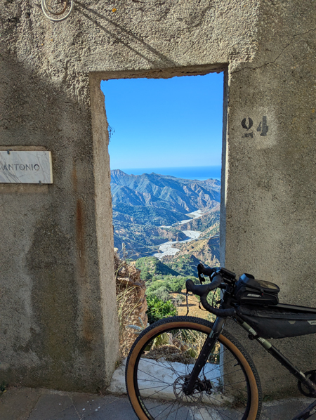 In bici nel Geopark Unesco dell'Aspromonte